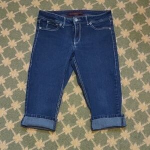 Domaine Dark Wash Cropped Stretch Capri Jeans